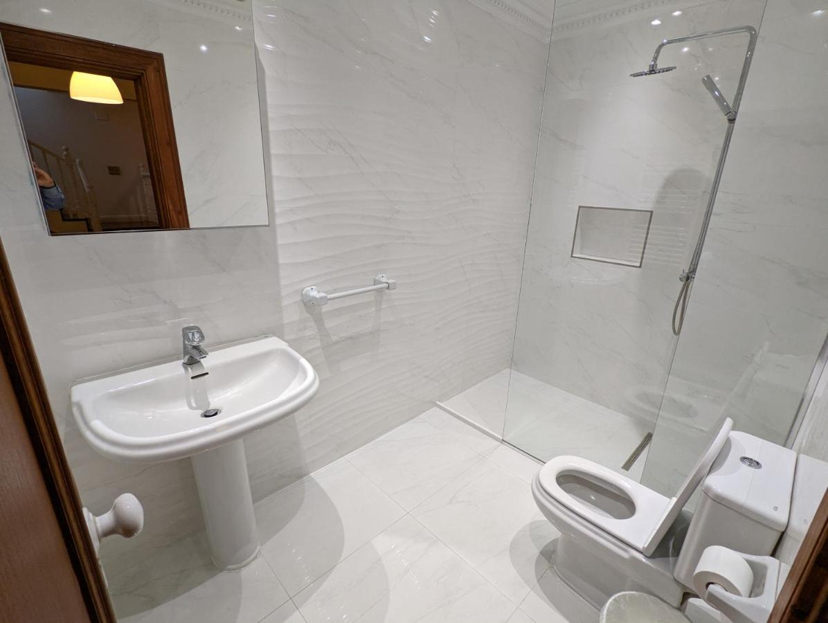 פונשל Casa Roc Madeira - 5 Bedrooms - Ocean And City Views - Private Heated Pool מראה חיצוני תמונה